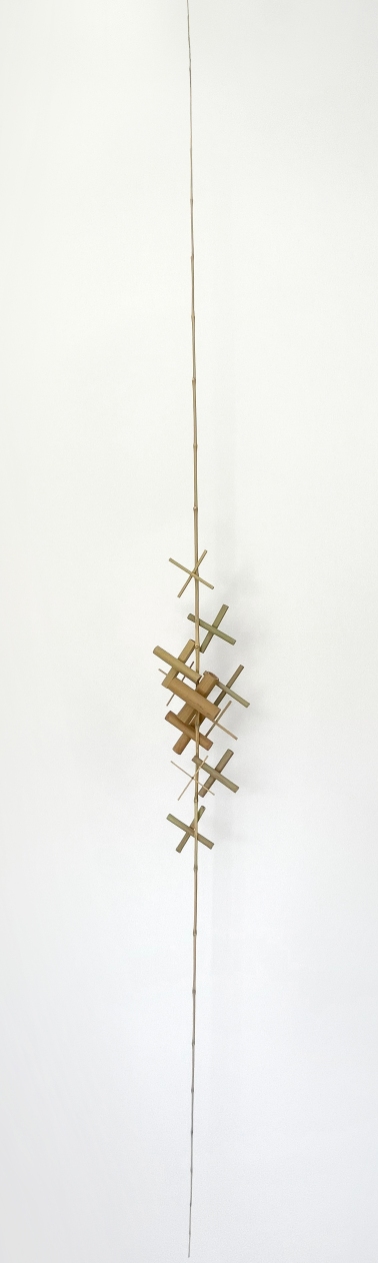 Sculptures 32 - 2023 - bambou, fil de fer - L 60 x P 32 x H 190 cm environ